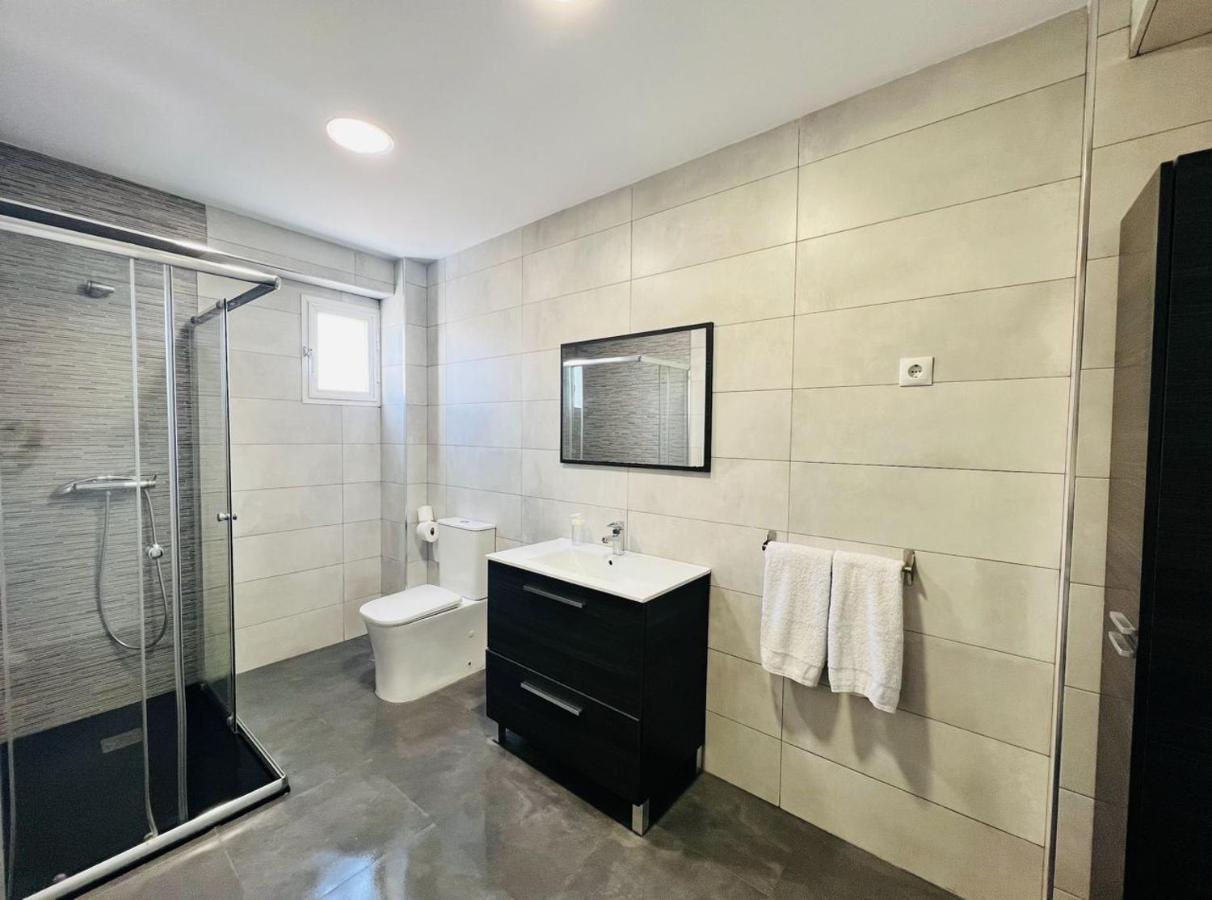 Holidays2Malaga 2 Bedroom Armengual De La Mota Close Shopping Center Dış mekan fotoğraf